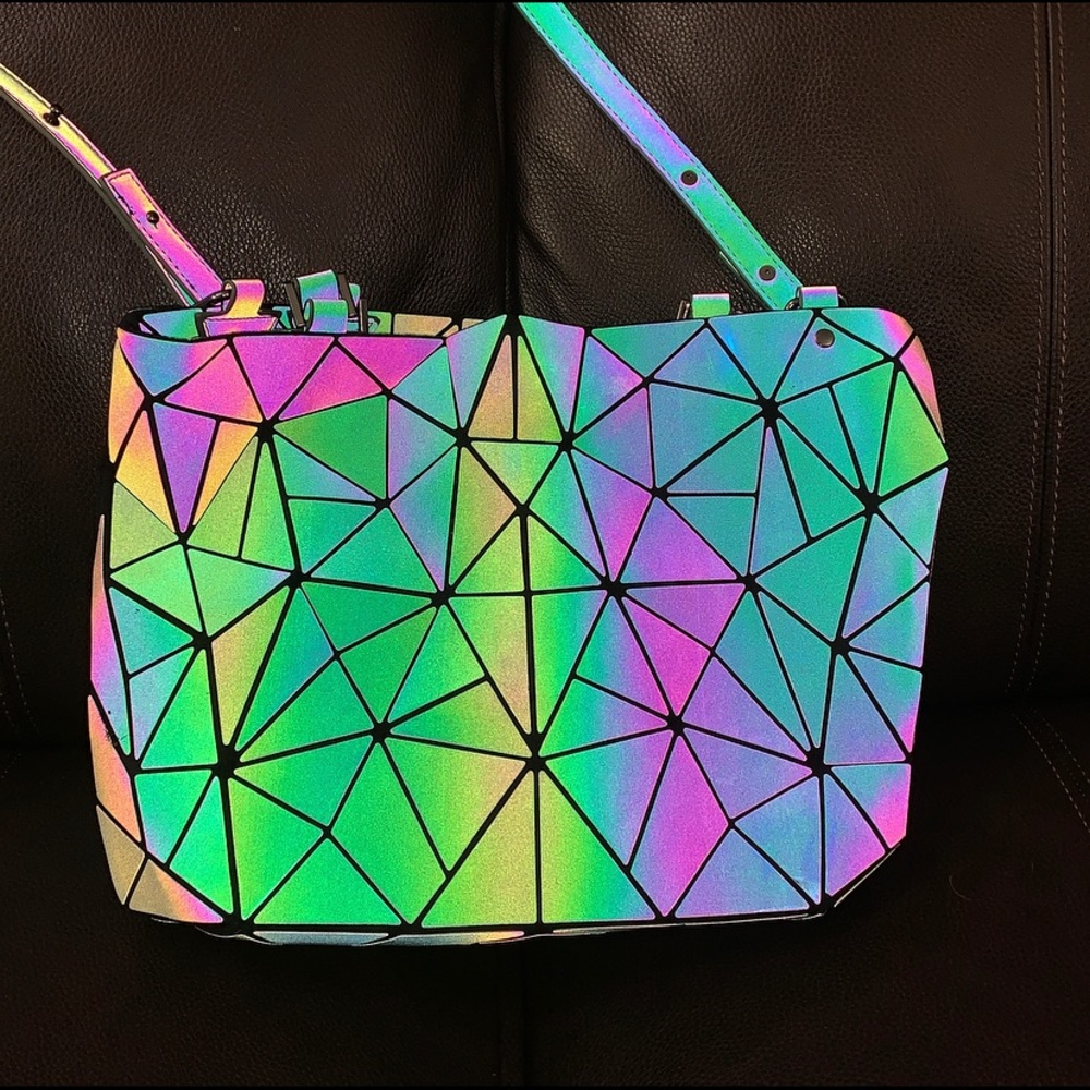 COLOUR CHANGING BAG